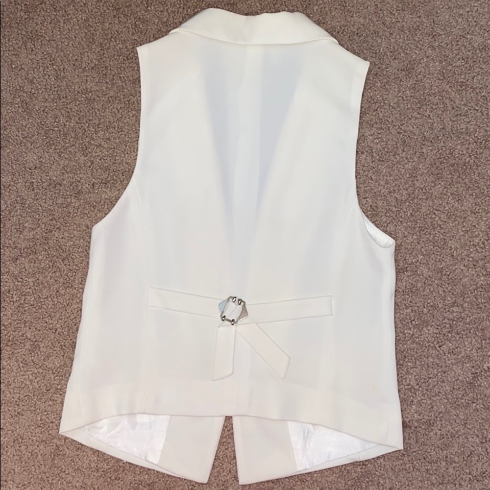Vest - Picture 4 of 6